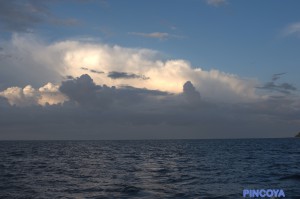 In diesen Wolken ist genauso viel Regen, wie Wind.