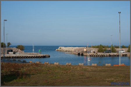 „Das Hafenbecken wurde einfach aus dem Fels gesprengt und der rausgesprengte Fels zur Befestigung des Hafen genommen.“