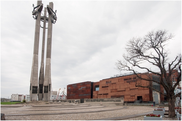 „Das Solidarnosc-Zentrum mit dem Denkmal für die schon 1970 ermordeten Werftarbeiter.“
