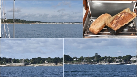 „Vor Anker in der Baie de Forêt, und für unseren Zuckerspiegel backen wir uns schnell noch einen Kuchen und für's Gesunde ein Brot.“