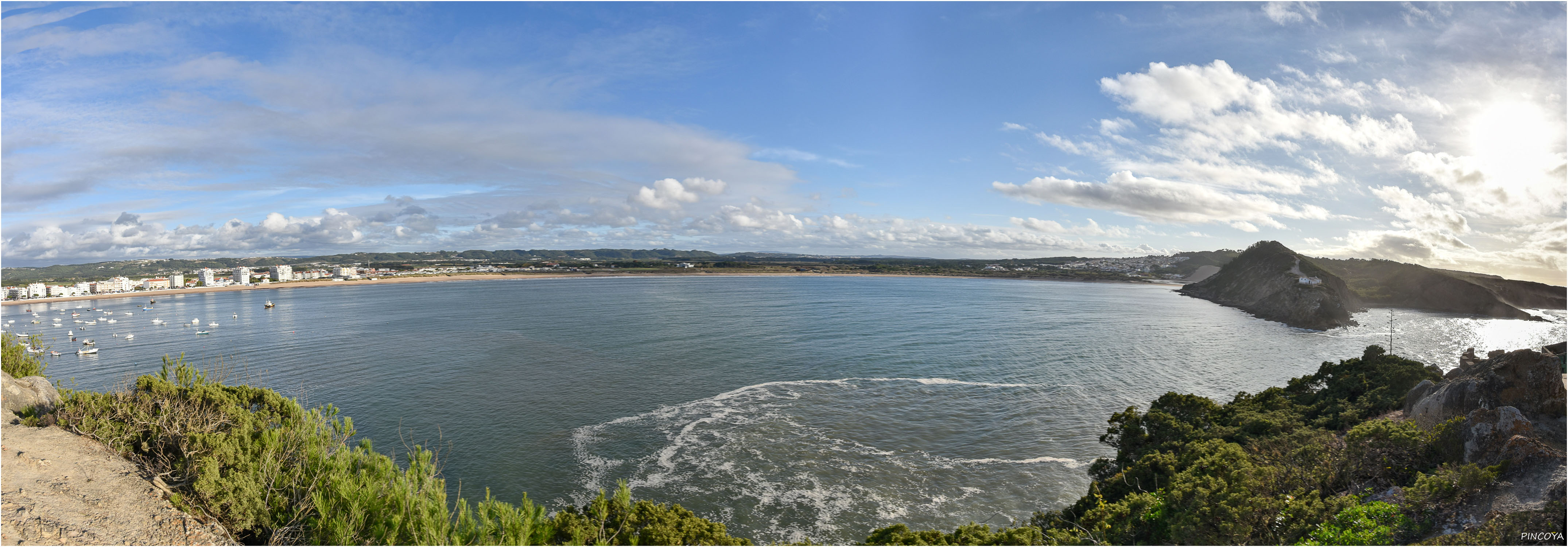 „Die ganze Bucht von São Martinho do Porto, rechts der Eingang“