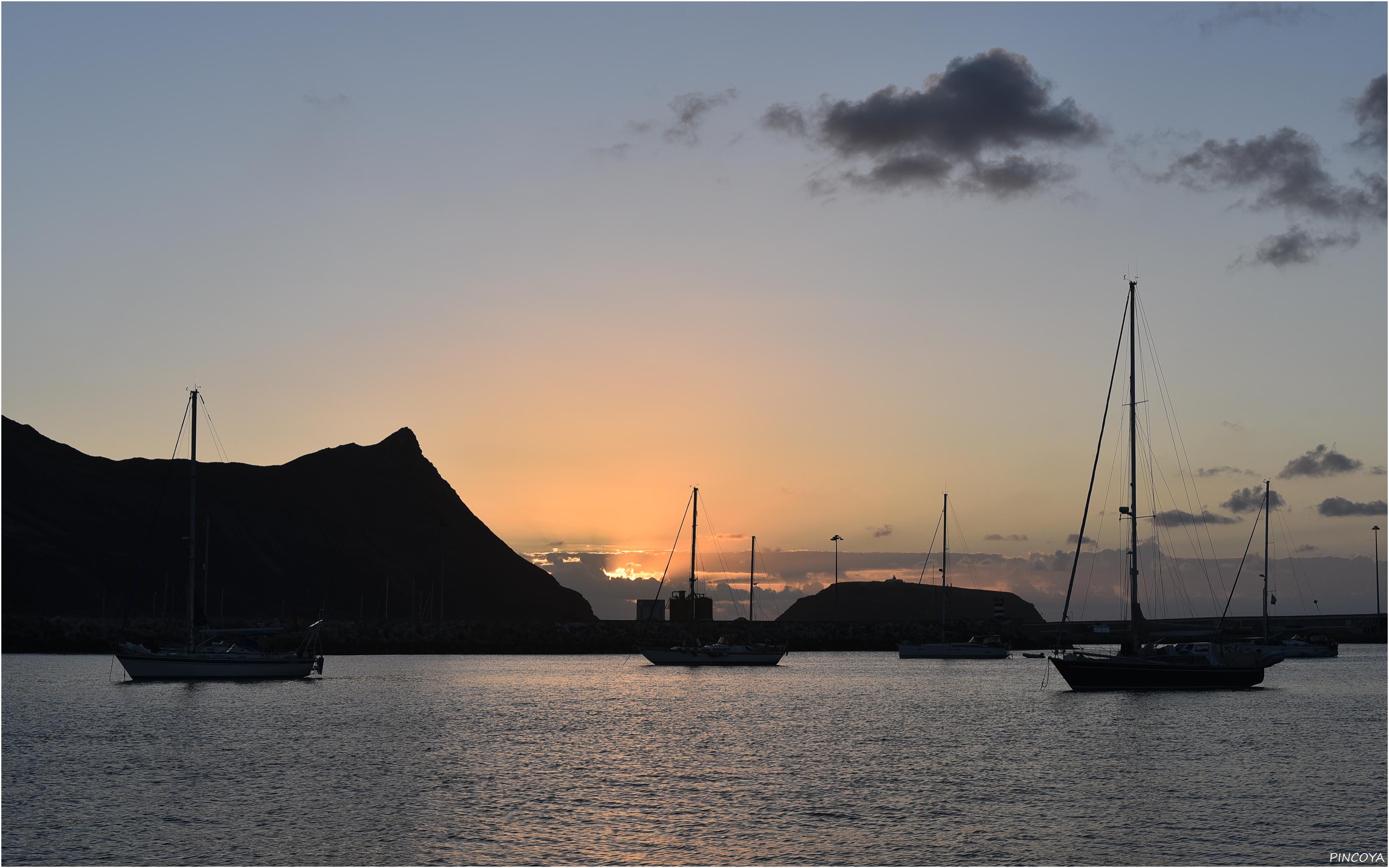 „Es ist ruhiger geworden, Sonnenaufgang vor Porto Santo“