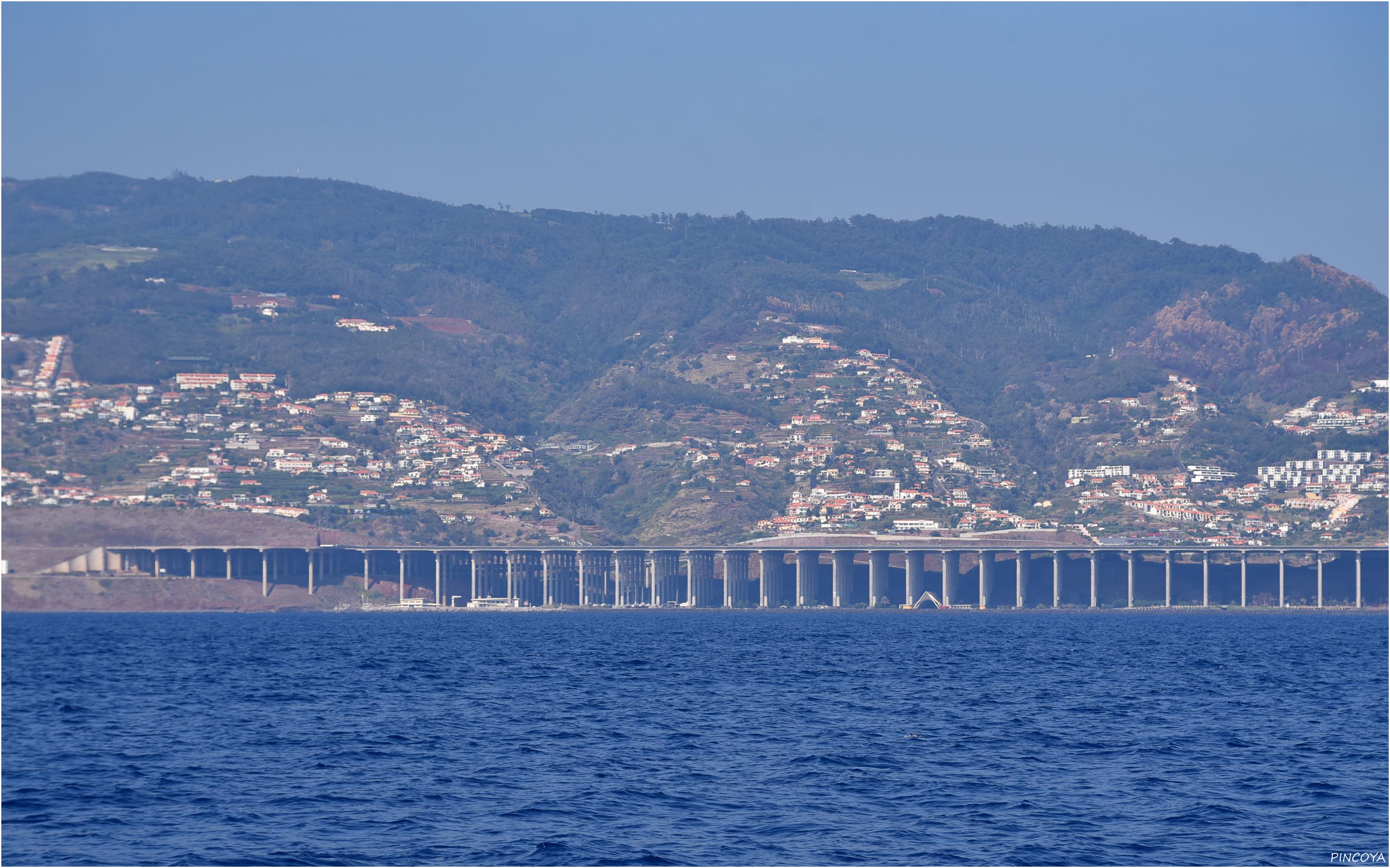 „Der Flughafen bei Santa Cruz, unter der Landebahn kann man sein Schiff on the hard parken.“