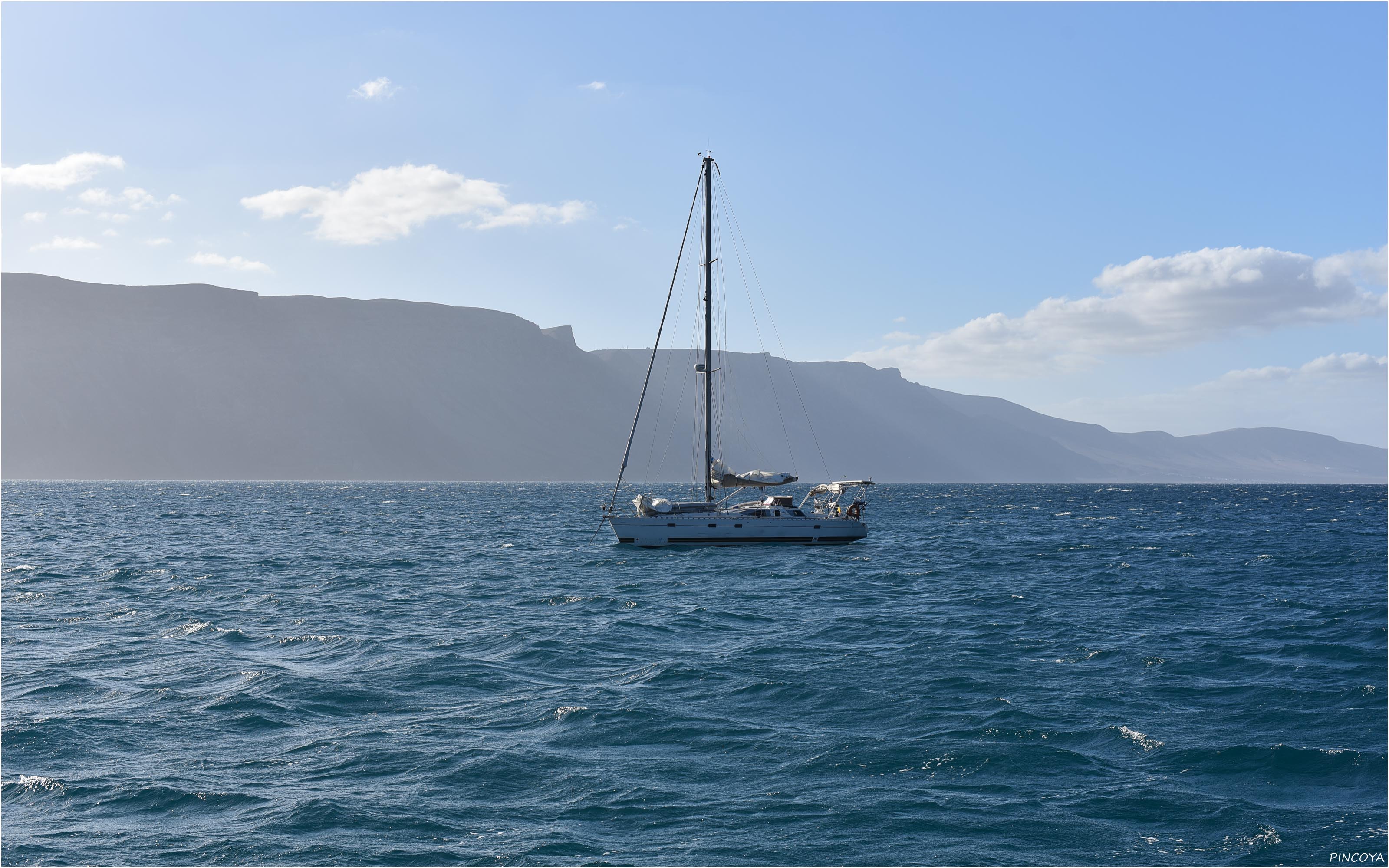 „Nur wenige Fahrtensegler liegen vor der Isla de la Graciosa“