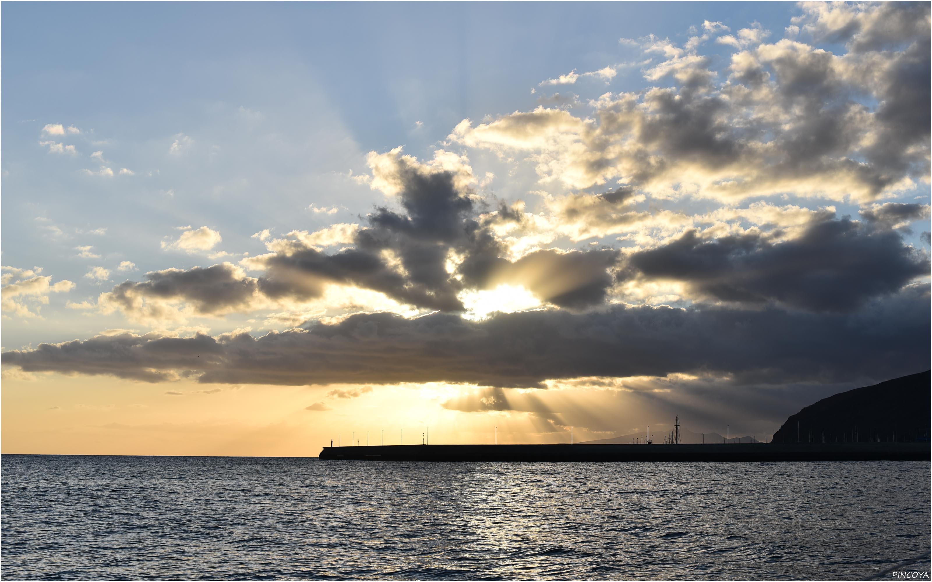 „Endlich mal wieder eine Abendstimmung vor Anker.“