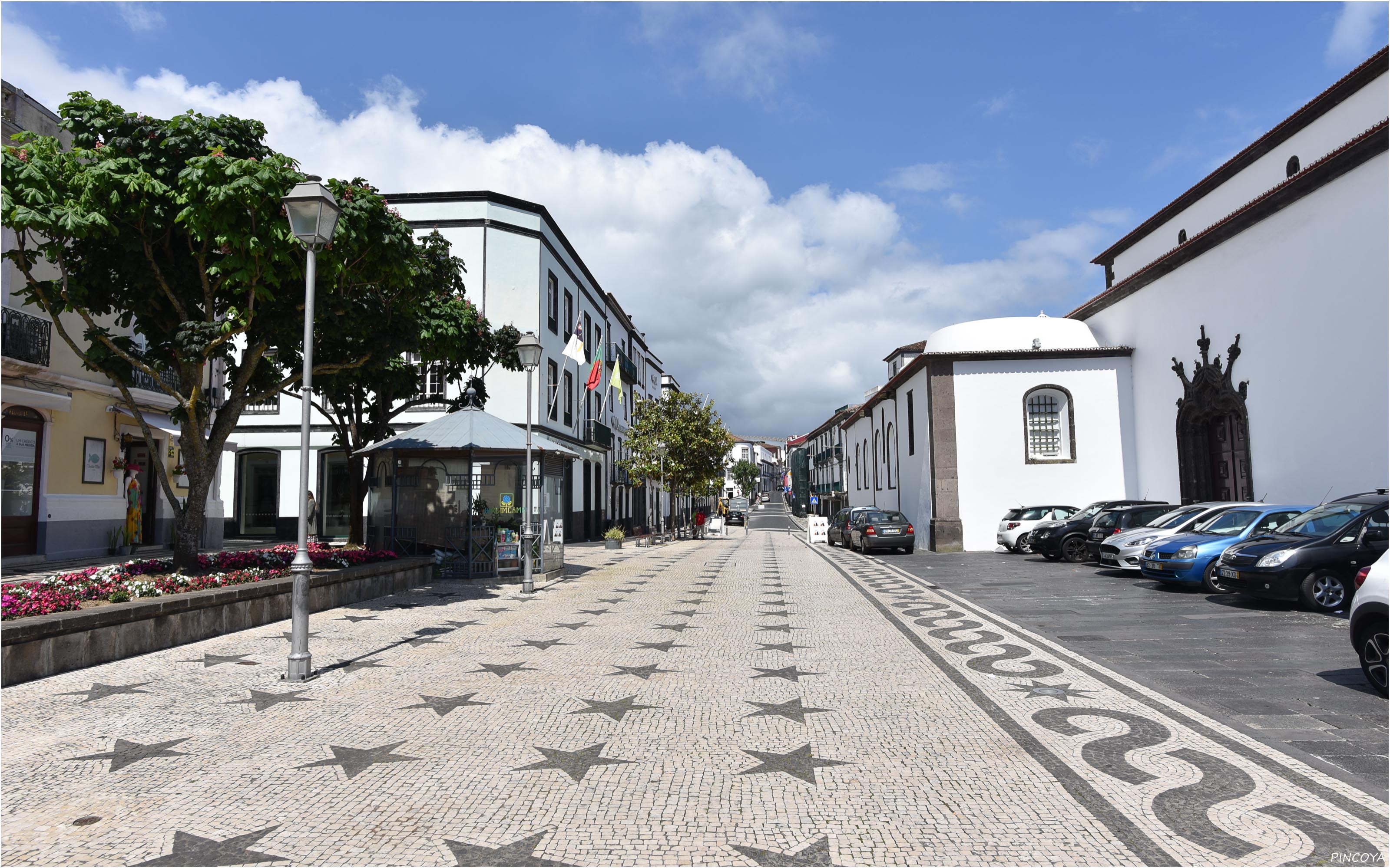 „Neben der Igreja de São Sebastião“