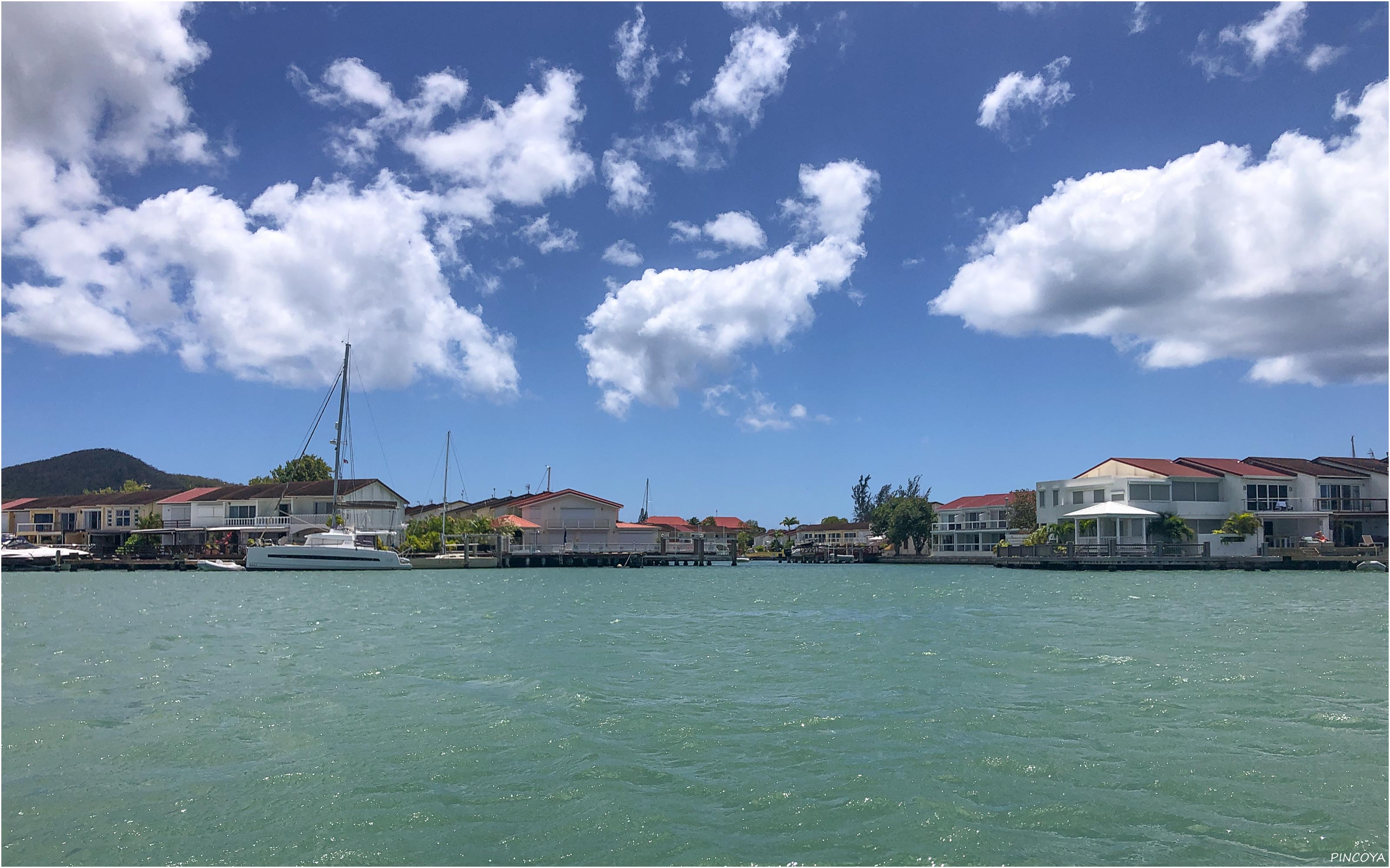 „Entlang der Einfahrt zur Marina von Jolly Harbour II“