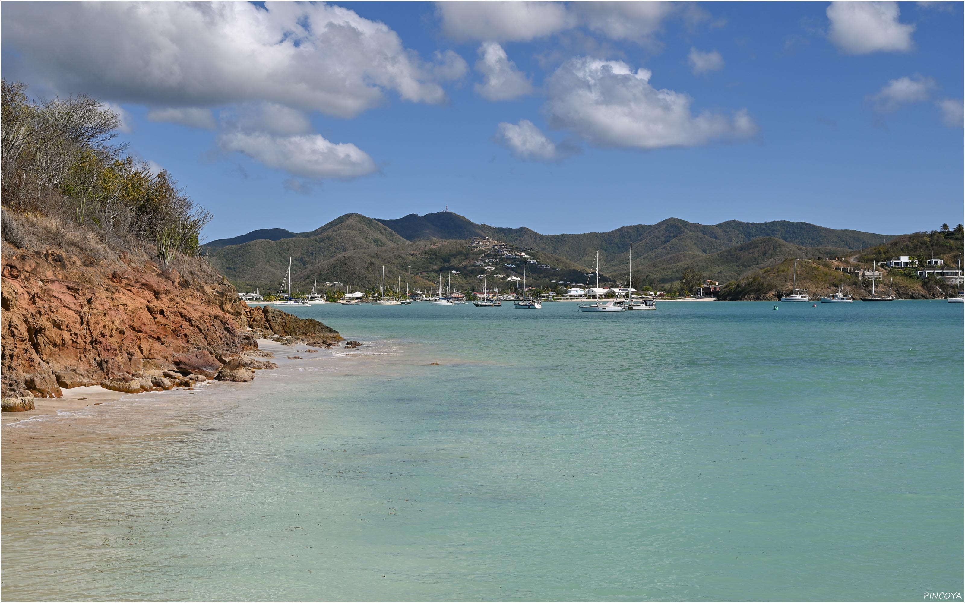 „Blick auf den Ankerbereich, in dem auch wir vor Jolly Harbour liegen“