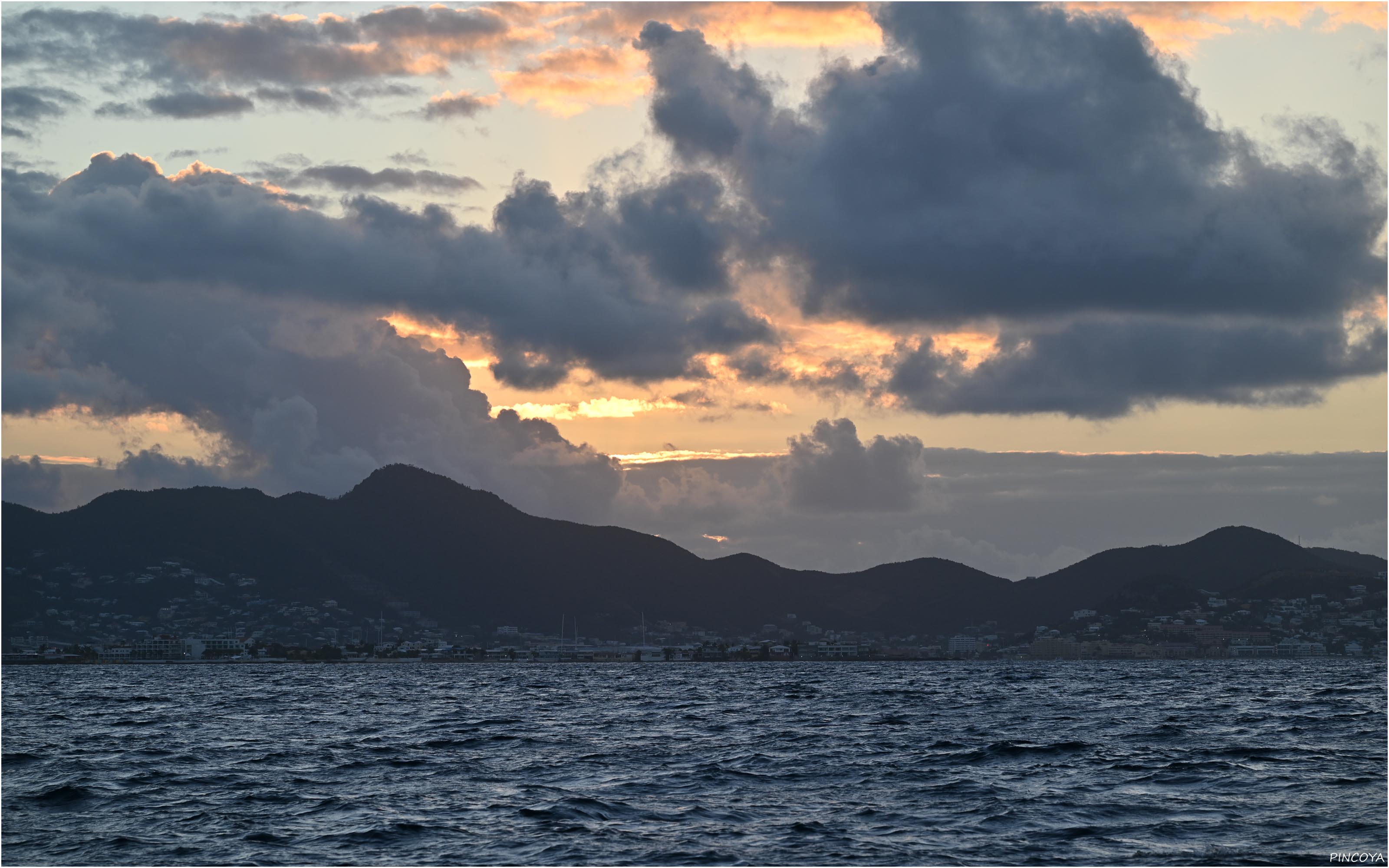 „Morgens liegt Sint Maarten querab“