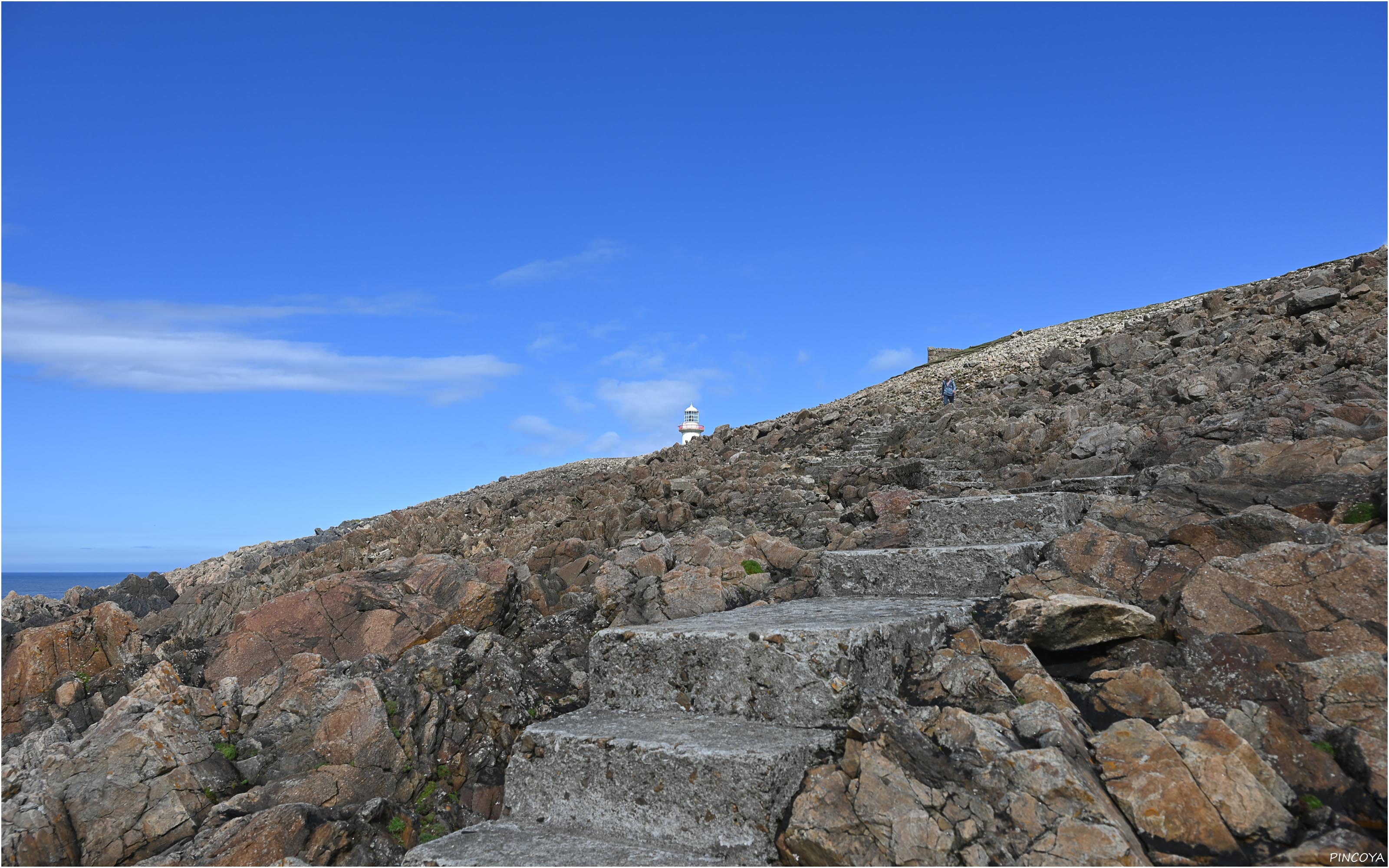 „Zurück zum Leuchtturm. Wieder ein Suchbild mit Capitana.“