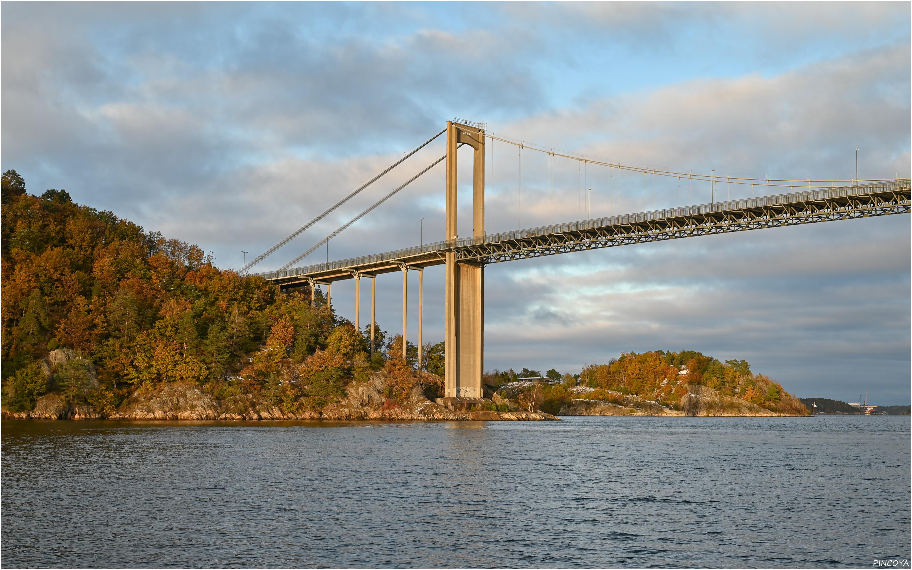 „Die Brücke über den Arendal-Fjord“