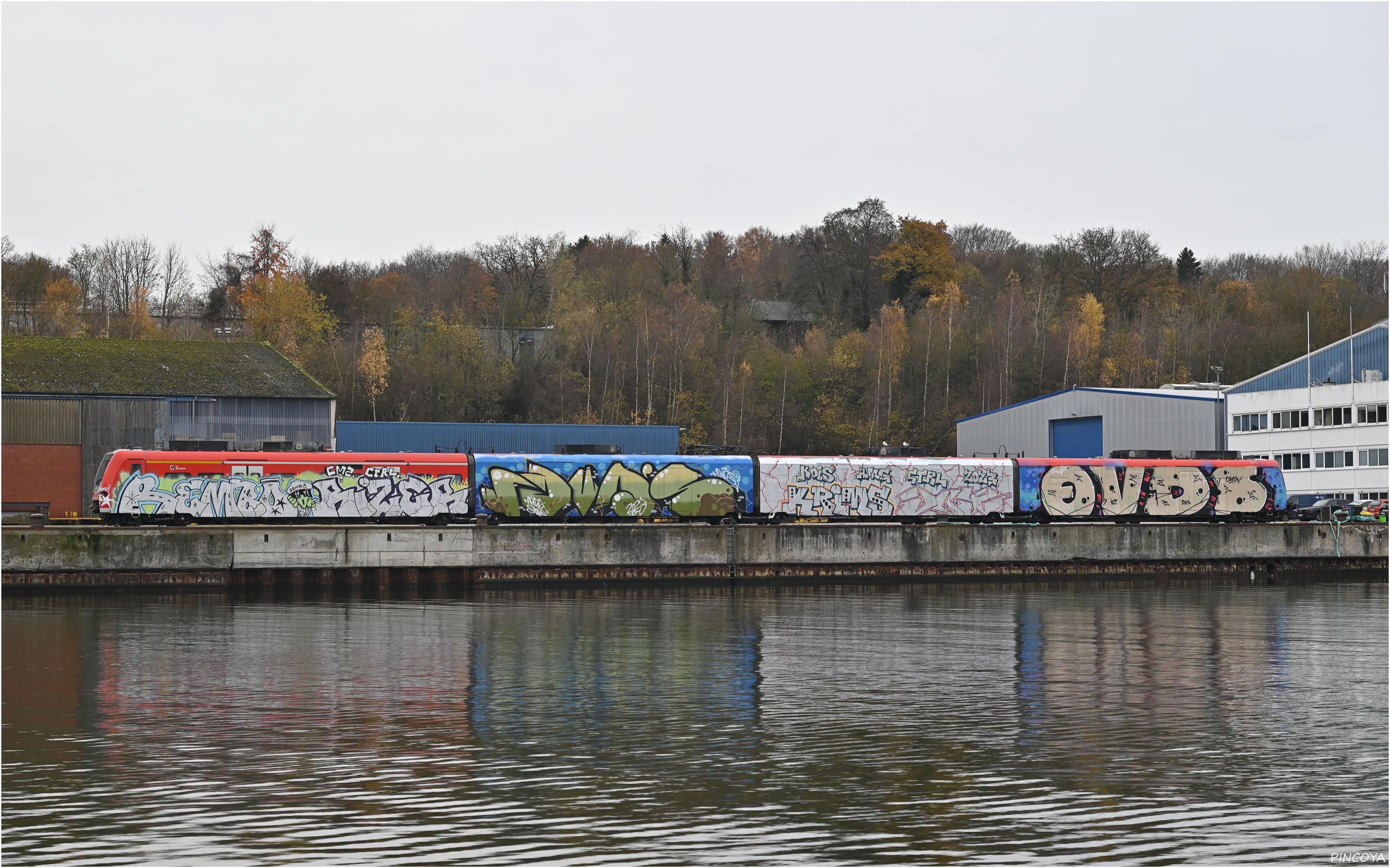 „Graffiti-Züge kurz vor ihrer »Rück-Lackierung« damit auch neue Künstler eine Chance haben, an einen frischen Zug zu kommen.😂“