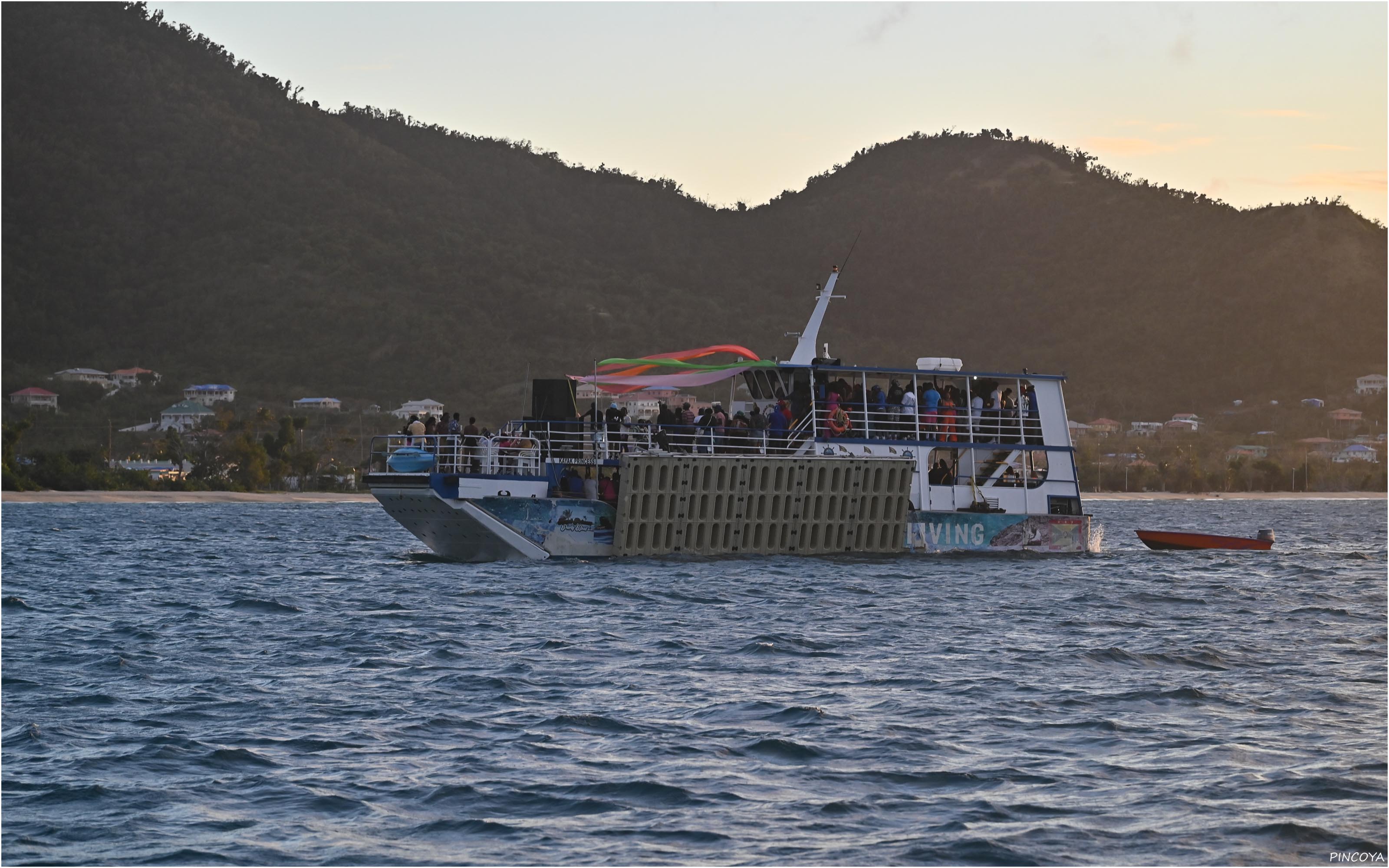 „Das Techno-Disco-Party-Boat - Bumbum“