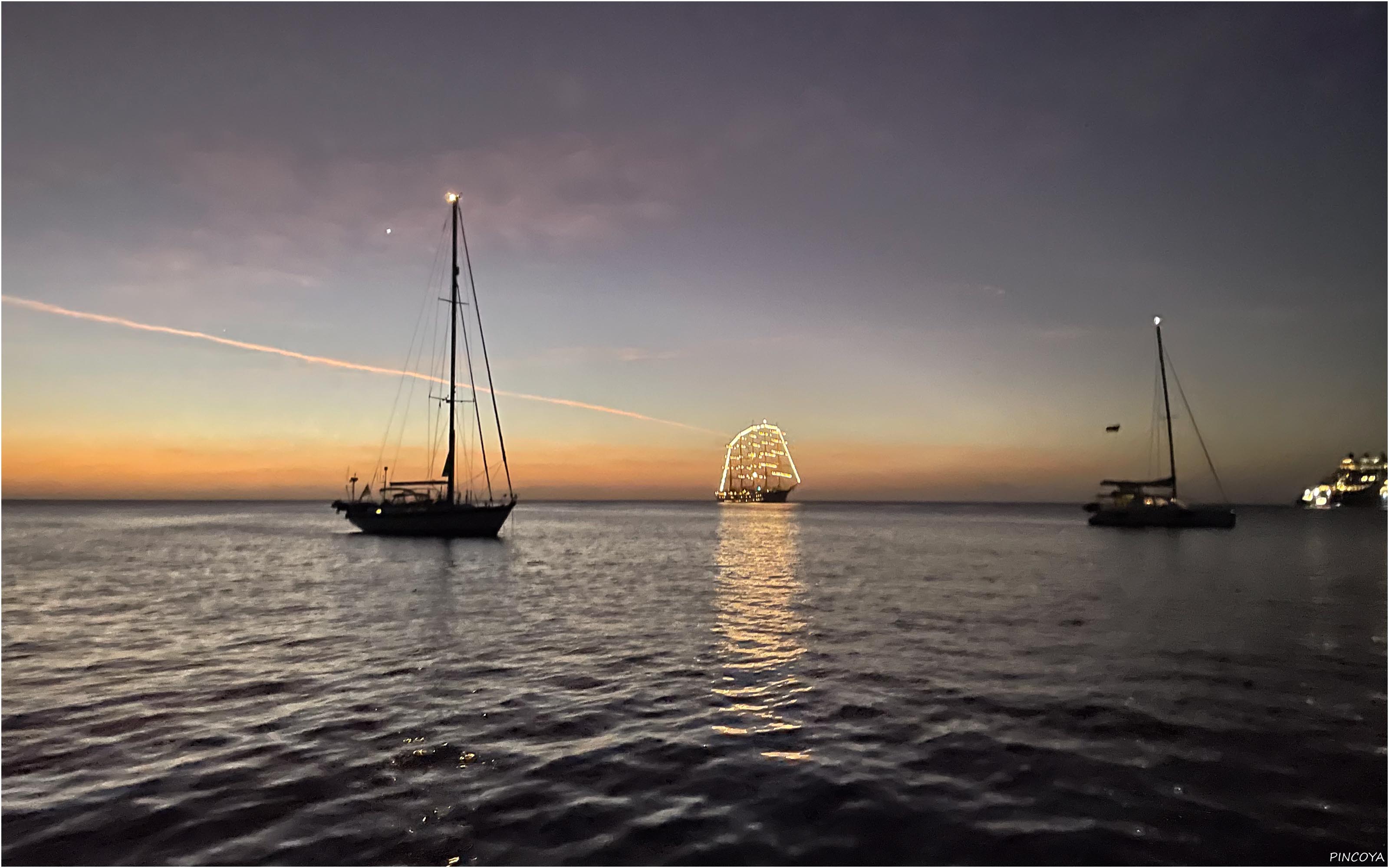 „Sundowner mit Großsegler.“