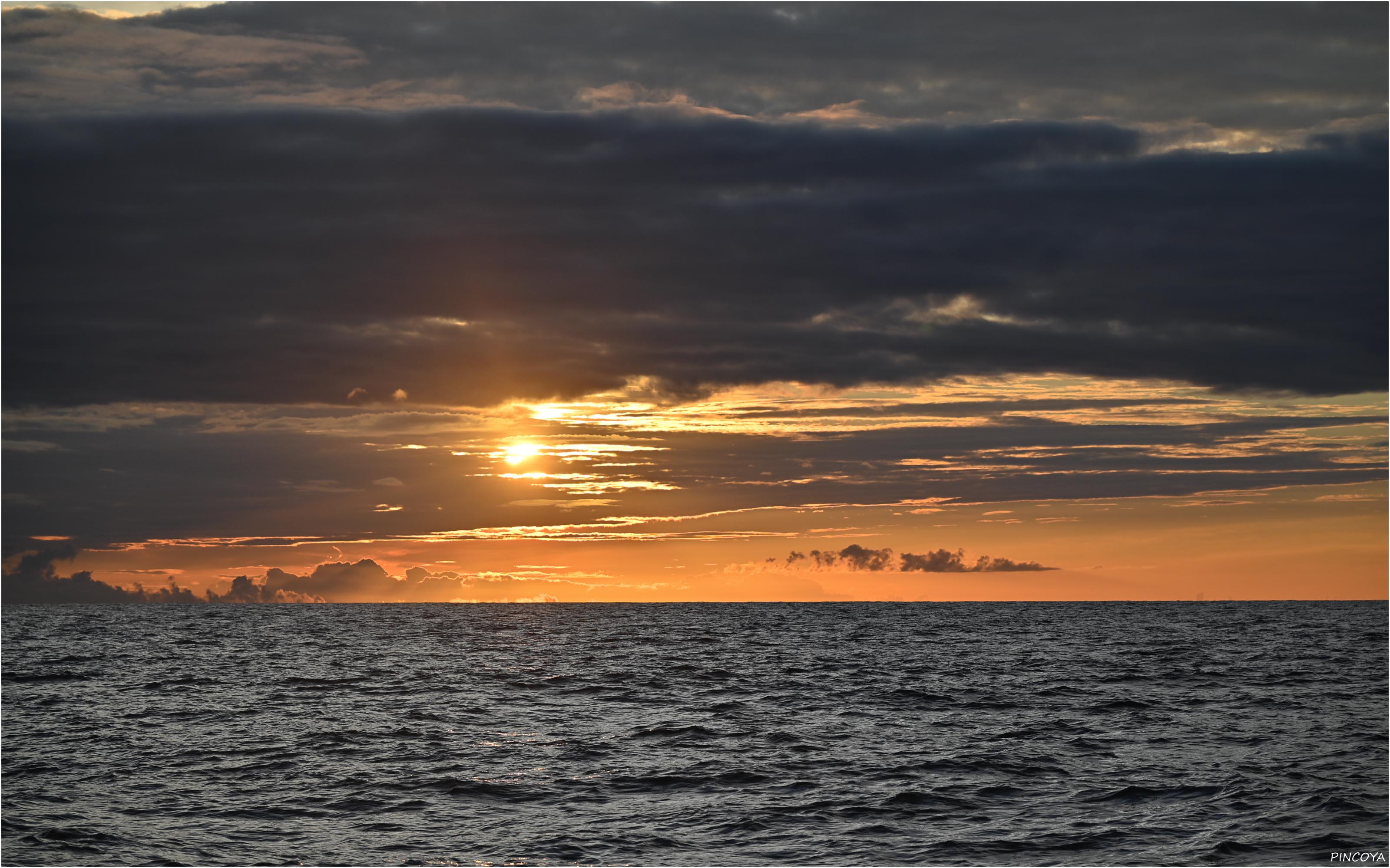 „Mit diesem hübschen Sundowner segeln wir in die Nacht.“